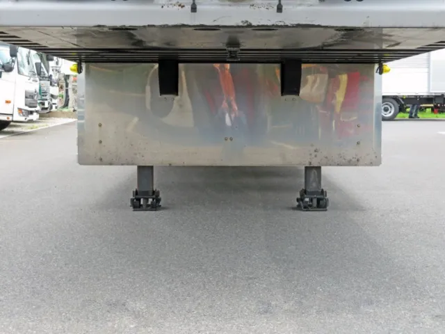 泥除けはステンレス製です。|トレクス  VFR346ADの写真14