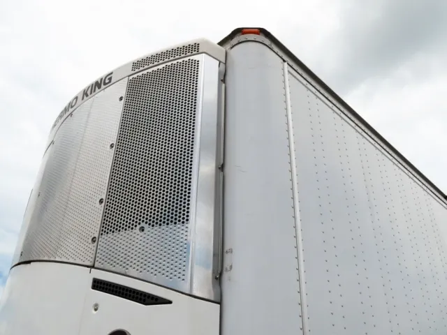 バン前方のコーナーカバーにキズがあります。|トレクス  VFR346ADの写真37