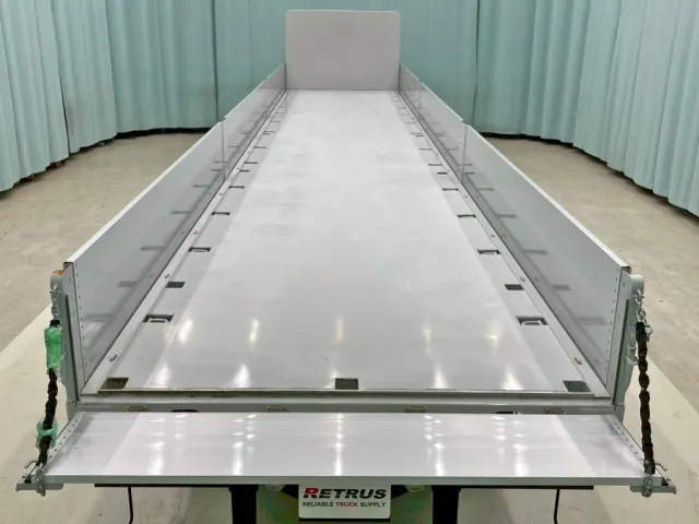 床は鉄板です。|トレクス  PFB34114の写真9