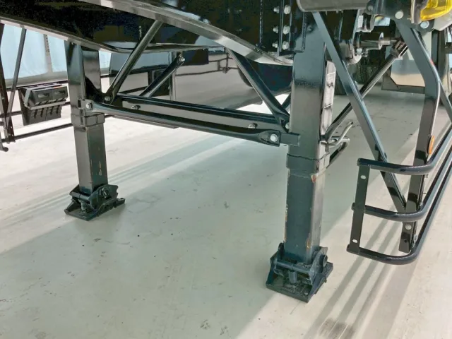 脚は手動式です。|トレクス  PFB34114の写真21