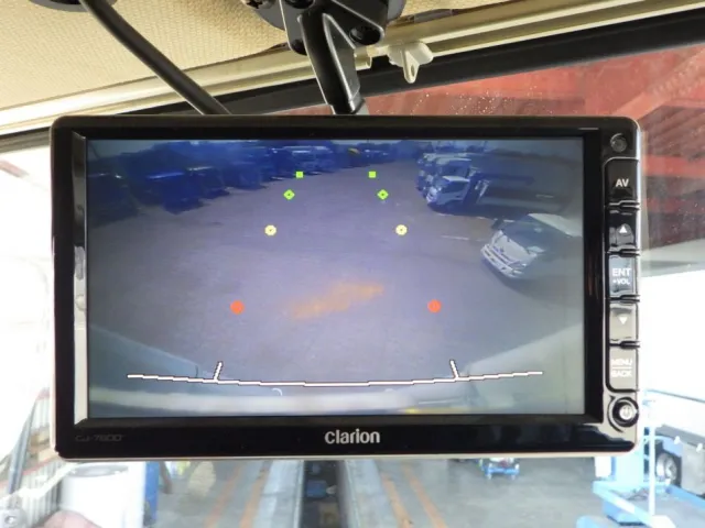 液晶バックモニター付きです。|日野 プロフィア 2DG-FW1AHJの写真17