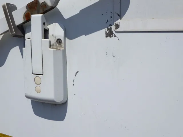 リヤ扉にキズがあります。|日野 プロフィア 2DG-FW1AHJの写真33