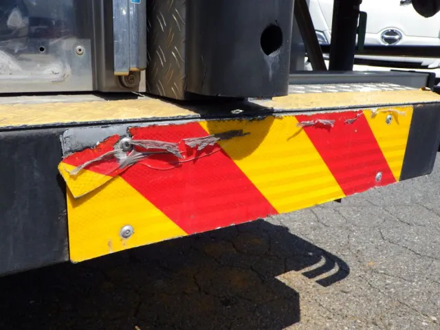 反射板にキズがあります。|日野 プロフィア 2DG-FW1AHJの写真34