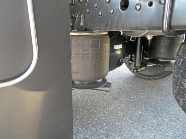 エアサスです。|三菱 ファイター 2KG-FK65F(2WD)の写真5