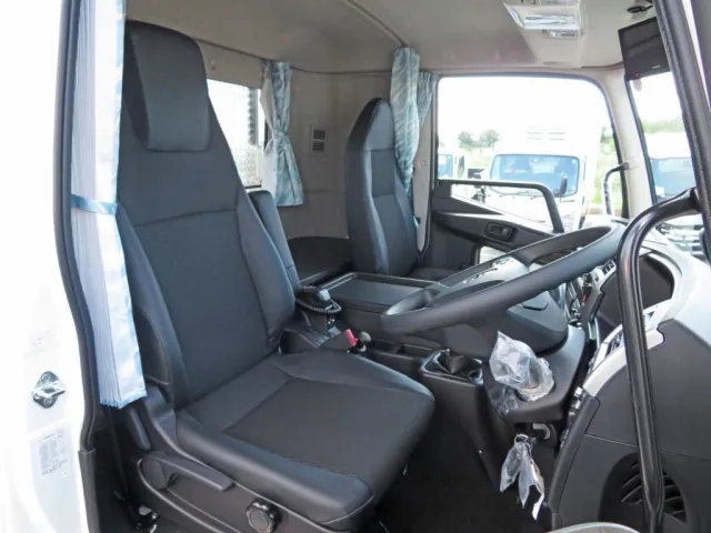 三菱 ファイター 2KG-FK65F(2WD)の写真6