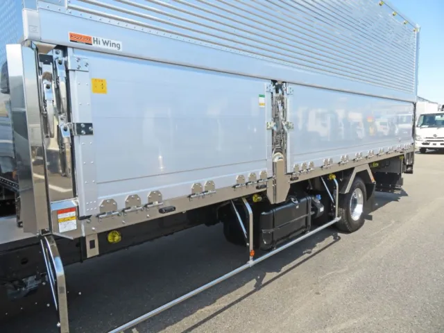 サイドバンパー・サイドバンパーステー・前柱・中柱はステンレス製です。|三菱 ファイター 2KG-FK65F(2WD)の写真21