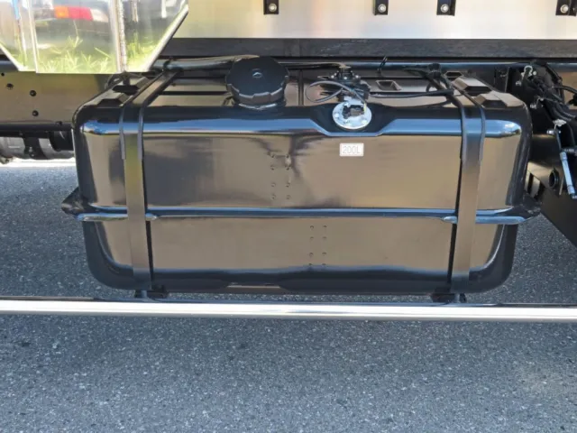 燃料タンクは200Lです。|三菱 ファイター 2KG-FK65F(2WD)の写真27