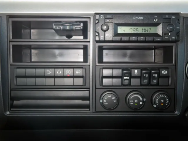 パネル周りの状態です。|三菱 ファイター 2KG-FK65F(2WD)の写真30