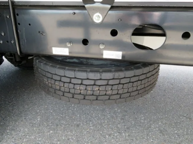 スペアタイヤ付きです。|三菱 ファイター 2KG-FK65F(2WD)の写真16