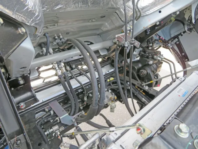 キャブ下に軽い置きサビがあります。|三菱 ファイター 2KG-FK65F(2WD)の写真20