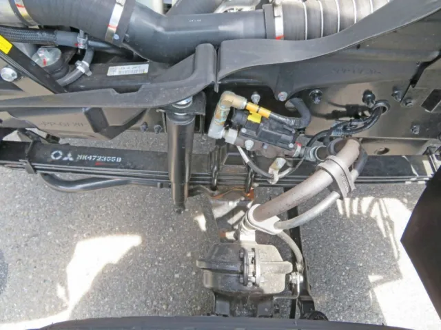 脚廻りに軽い置きサビがあります。|三菱 ファイター 2KG-FK65F(2WD)の写真24