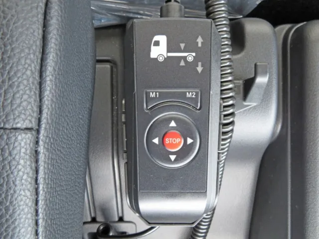 エアサスのコントローラーです。|三菱 ファイター 2KG-FK65F(2WD)の写真26