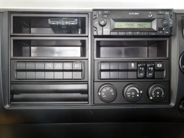 パネル周りの状態です。|三菱 ファイター 2KG-FK65F(2WD)の写真28