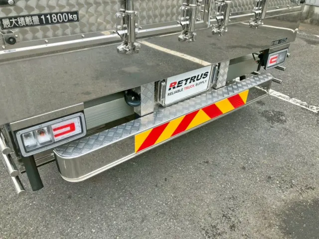リアステップ付きです。|日野 プロフィア 2DG-FW1AHC(4WD)の写真22