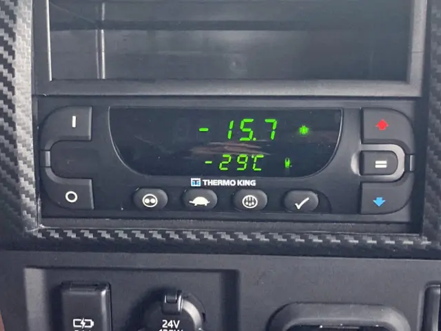 冷凍機は、-29℃設定(低温仕様) 10℃スタート 2Hで、-15.7℃確認済みです。|日野 プロフィア 2DG-FW1AHC(4WD)の写真27
