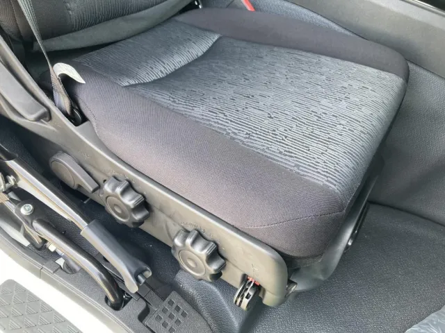 シート座面の状態です。|三菱 スーパーグレート 2KG-FV70HXの写真8