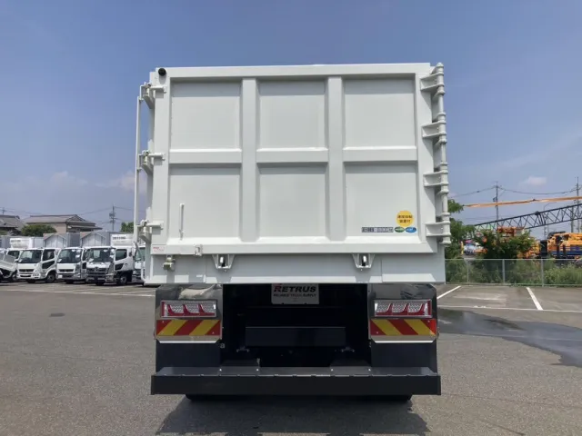 リアゲートは片開きです。|三菱 スーパーグレート 2KG-FV70HXの写真10