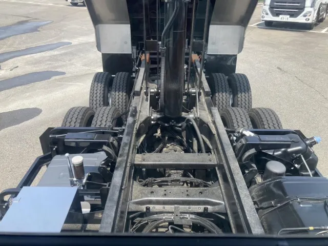 シャーシ周りの状態です。|三菱 スーパーグレート 2KG-FV70HXの写真15