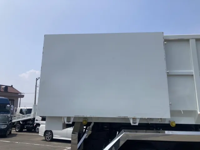 リアゲート裏の状態です。|三菱 スーパーグレート 2KG-FV70HXの写真18