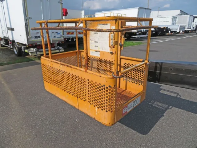 アーム伸ばし切った状態で、バケットは地面に付きません。（浮いた状態までしか下がりません）|日野 レンジャー SKG-FC9JGAP(2WD)の写真18