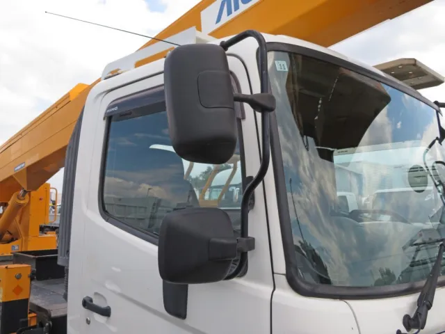 運転席側ミラーステーに軽い色あせがあります。|日野 レンジャー SKG-FC9JGAP(2WD)の写真30