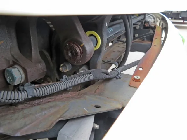 フロントバンパー内部にサビがあります。|日野 レンジャー SKG-FC9JGAP(2WD)の写真38