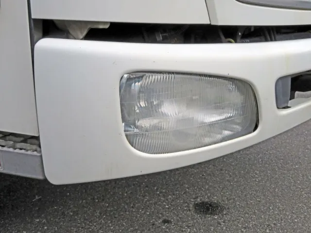 フロントバンパー運転席側に細かいキズがあります。|日野 レンジャー SKG-FC9JGAP(2WD)の写真39