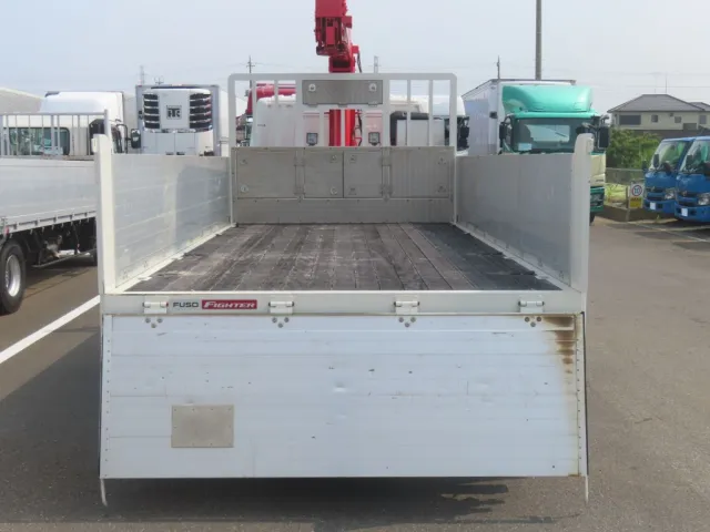 リアあおり内側にパッチ当て箇所・軽いヘコミ・軽いキズがあります。|三菱 ファイター QDG-FQ62Fの写真11