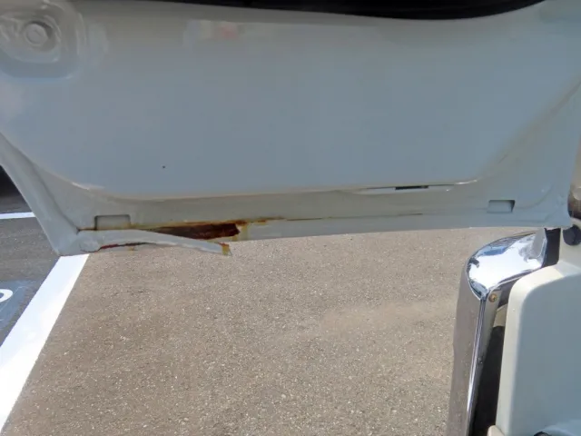 助手席側ドア下部にサビがあります。|三菱 ファイター QDG-FQ62Fの写真19