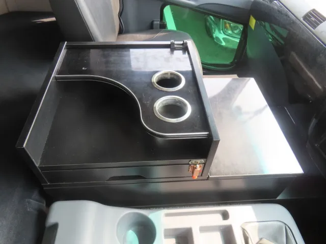 センターコンソールが交換されています。(一部破損個所があります)|三菱 ファイター QDG-FQ62Fの写真25