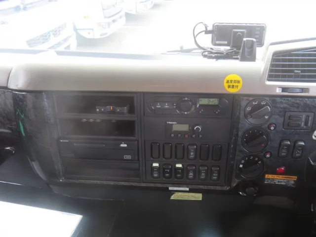 パネル周りの状態です。|三菱 ファイター QDG-FQ62Fの写真31