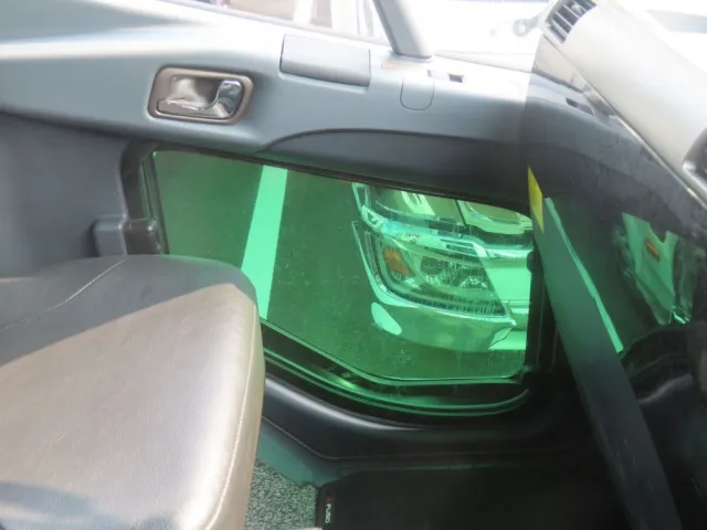 安全窓に着色がされています。(車検非対応です)|三菱 ファイター QDG-FQ62Fの写真33