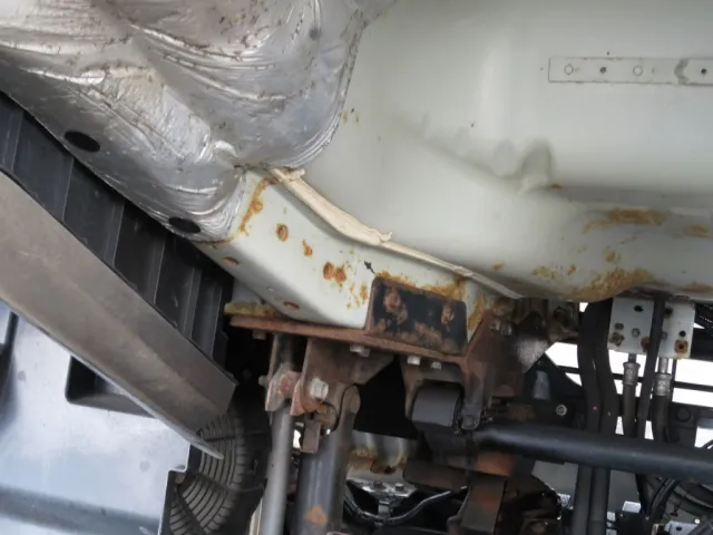 キャブ下面の状態です。|いすゞ フォワード QKG-FVZ34U2の写真29