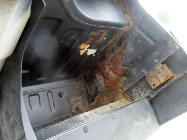 キャブ下面の状態です。|いすゞ フォワード QKG-FVZ34U2の写真32