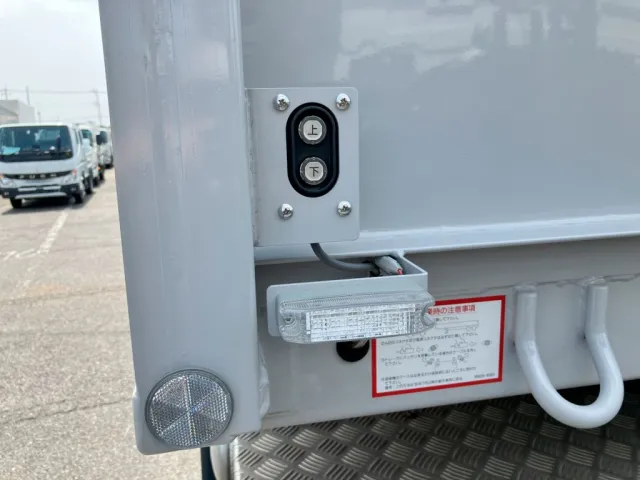 ウイングスイッチは前後左右に付いています。|トレクス  PFB34118改の写真21