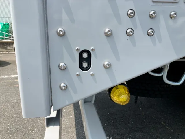 ウイングスイッチは前後左右に付いています。|トレクス  PFB34118改の写真22