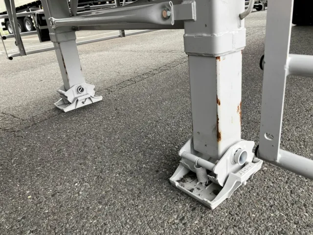 補助脚にキズ・サビがあります。|トレクス  PFB34118改の写真29