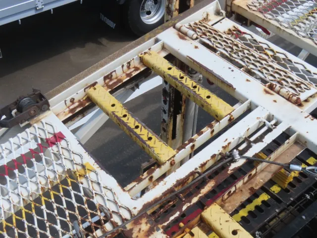 2階のタイヤ落としの状態です。|日野 レンジャー LDG-GK8JWAAの写真10