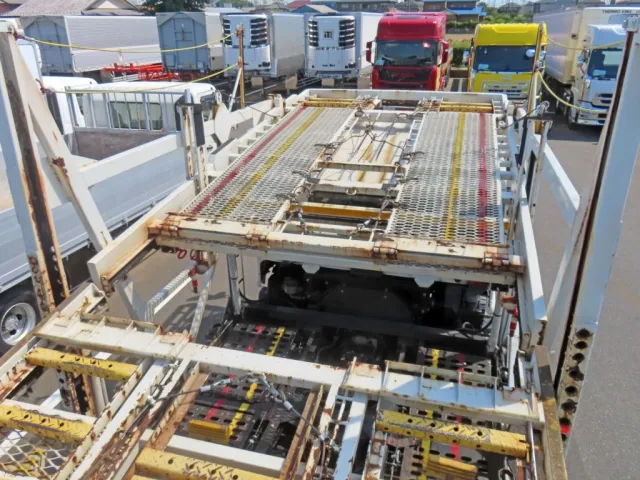 2階フロア前側の後部をスライドした状態です。|日野 レンジャー LDG-GK8JWAAの写真13