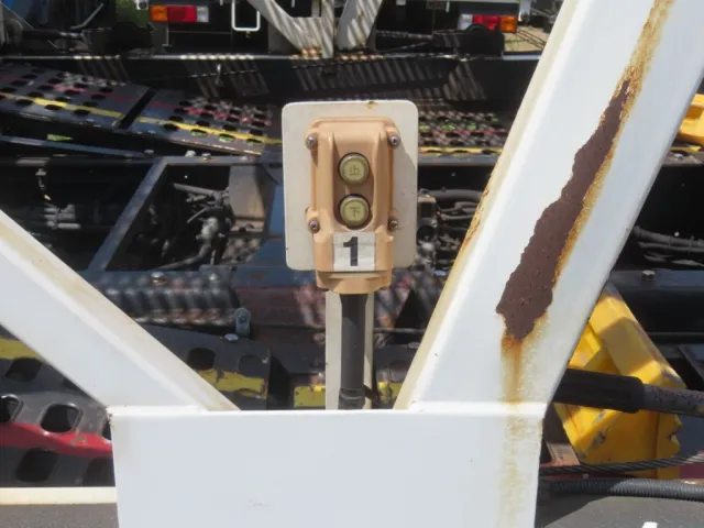 上物の操作スイッチです。|日野 レンジャー LDG-GK8JWAAの写真15