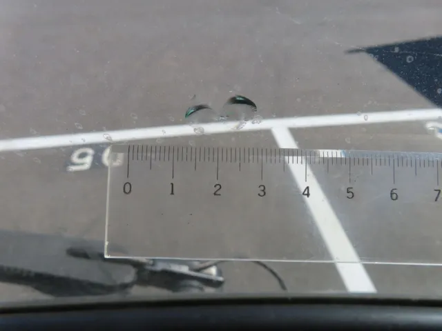 フロントガラス運転席側に飛び石跡があります。|日野 レンジャー LDG-GK8JWAAの写真18