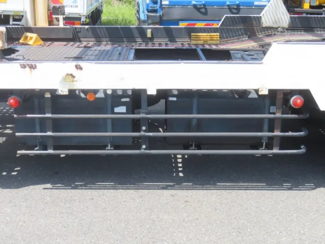 燃料タンクは150Lが2つ付いています。|日野 レンジャー LDG-GK8JWAAの写真19