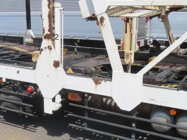 運転席側サイドレールにサビがあります。|日野 レンジャー LDG-GK8JWAAの写真38