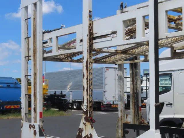 運転席側の柱にサビがあります。|日野 レンジャー LDG-GK8JWAAの写真41