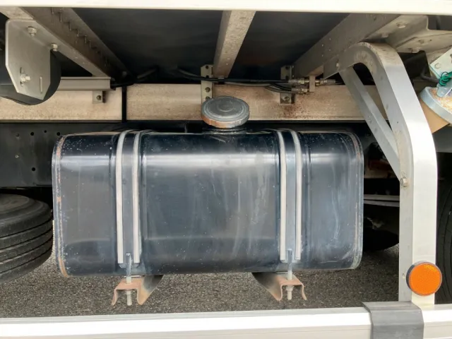 燃料タンクは100Lです。|日野 レンジャー TKG-FD9JLAA(2WD)の写真19