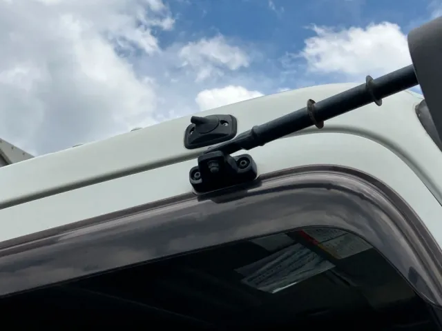 ラジオアンテナが欠品しています。|日野 レンジャー TKG-FD9JLAA(2WD)の写真38