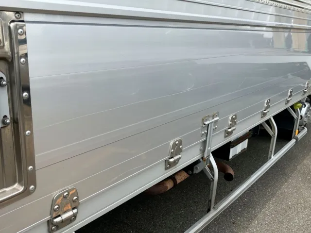 運転席側前方アオリに擦れがあります。|日野 レンジャー TKG-FD9JLAA(2WD)の写真48