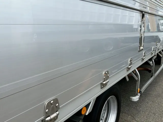 運転席側後方アオリに擦れがあります。|日野 レンジャー TKG-FD9JLAA(2WD)の写真49