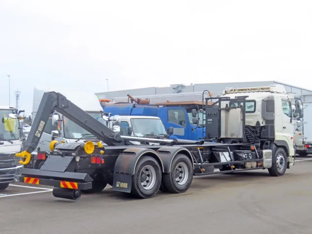 日野 プロフィア QKG-FS1EWBAの写真4