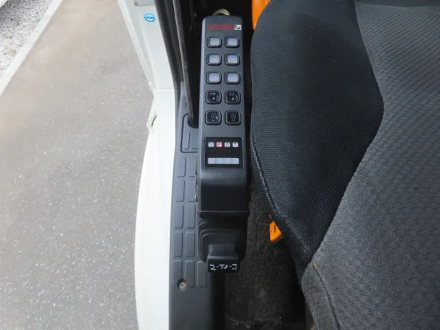 マルチリフトのコントローラーです。|日野 プロフィア QKG-FS1EWBAの写真22